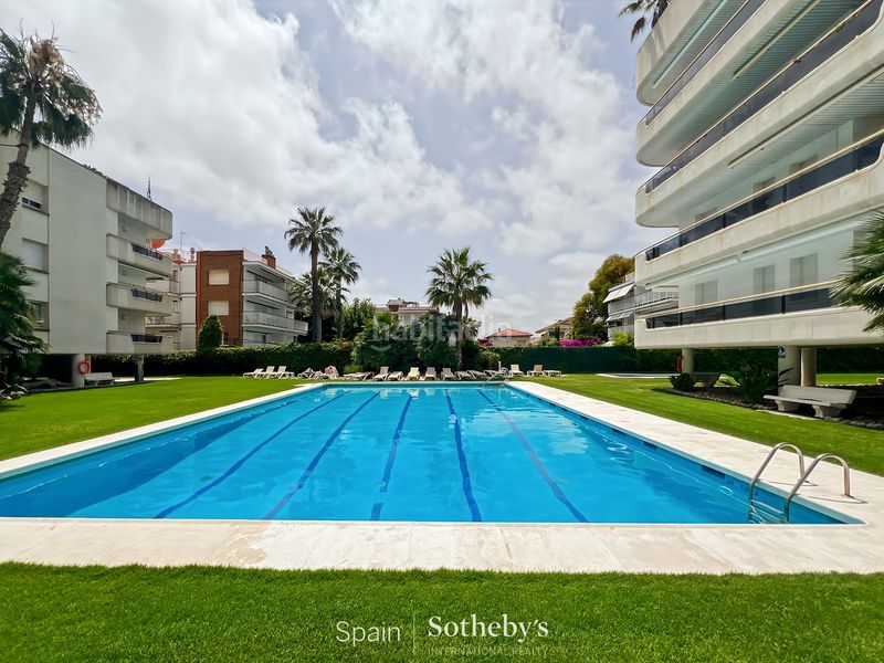 Foto a16aa11b-6644-40de-b18b-442e470e70ec. Apartament amb calefacció aparcament piscina a Can Girona - Terramar - Vinyet Sitges