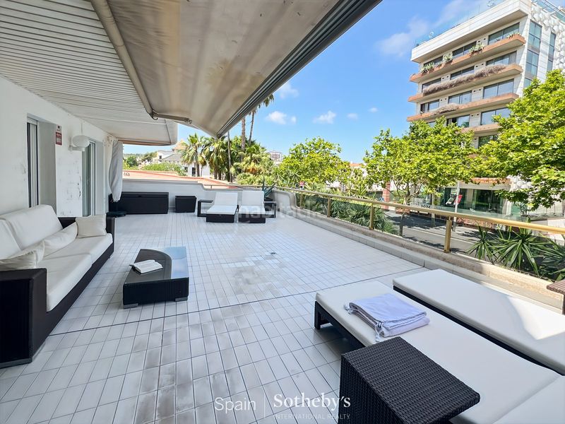 Foto bb7f8c70-c30f-43b5-bd1d-1a48bb818936. Apartament amb calefacció aparcament piscina a Can Girona - Terramar - Vinyet Sitges