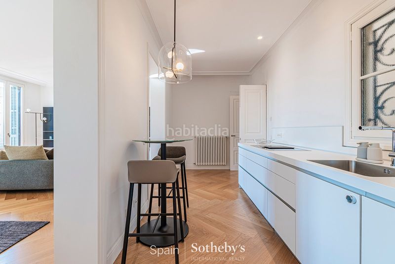 Foto 476a9796-8465-4dc4-b1d2-7823e997d50f. Apartamento  precioso con zonas comunes en edificio histórico en Barcelona
