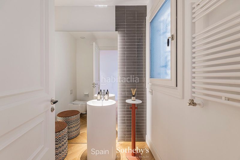 Foto 493591d1-ec3e-40e2-9c71-f97e5037188c. Apartamento  precioso con zonas comunes en edificio histórico en Barcelona
