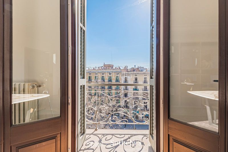 Foto 5de51c0a-43fe-4976-a7a3-7aa4f74de099. Apartamento  precioso con zonas comunes en edificio histórico en Barcelona