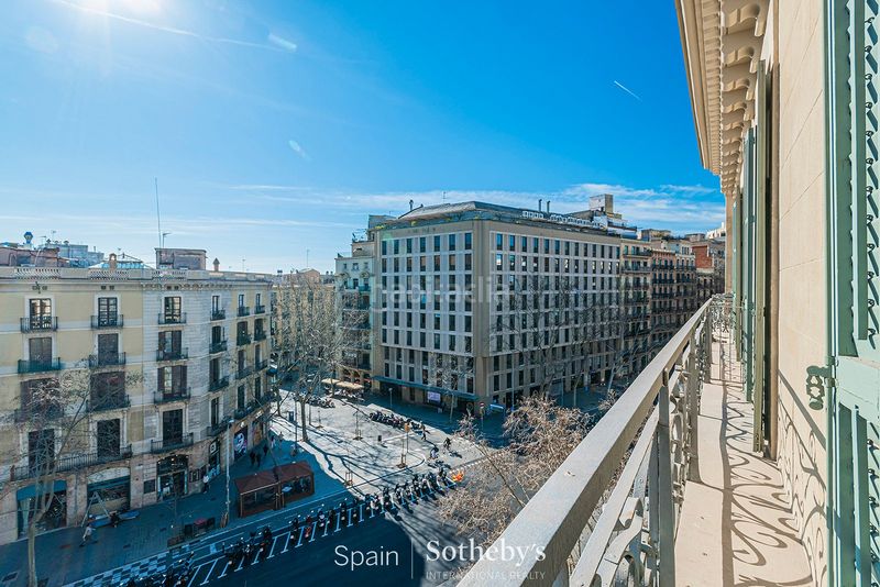 Foto 5ff0c754-a1c4-48e8-994f-1df05cfbee87. Apartamento  precioso con zonas comunes en edificio histórico en Barcelona