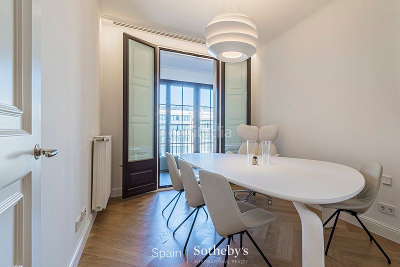 Foto 60a7114a-3b19-455c-8fd4-c35058554a53. Apartamento  precioso con zonas comunes en edificio histórico en Barcelona