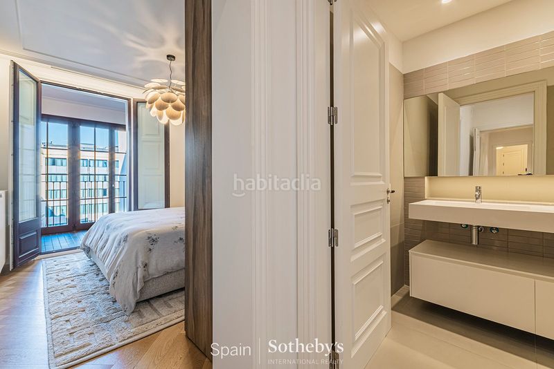Foto 81046bad-b554-49cb-86a7-7c213599901d. Apartamento  precioso con zonas comunes en edificio histórico en Barcelona