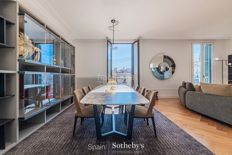 Foto 98f195aa-c420-431f-b99e-a3f5144b4baf. Apartamento  precioso con zonas comunes en edificio histórico en Barcelona