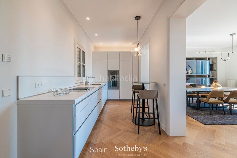 Foto deadd2cd-8c35-4229-aa60-617de4dca9ad. Apartamento  precioso con zonas comunes en edificio histórico en Barcelona