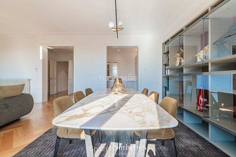 Foto e84bf906-9ecc-48d3-bd0a-33d7c6edfc43. Apartamento  precioso con zonas comunes en edificio histórico en Barcelona