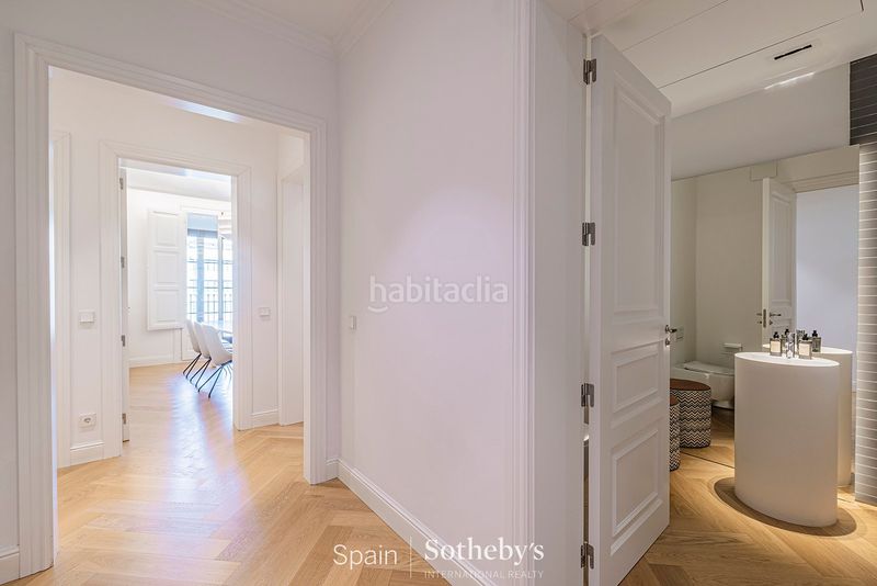 Foto ef8ba2ec-0814-46b2-af92-d9cb1a136758. Apartamento  precioso con zonas comunes en edificio histórico en Barcelona