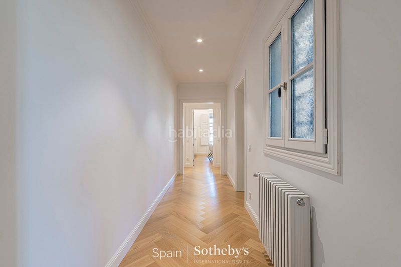 Foto f82f00de-14c1-4f93-ab52-2ca8f4019c03. Apartamento  precioso con zonas comunes en edificio histórico en Barcelona