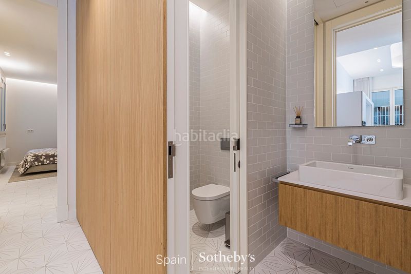Foto b09d1381-6c06-46cb-a617-75dc9e1b24bf. Apartament amb calefacció piscina a Dreta de l´Eixample Barcelona