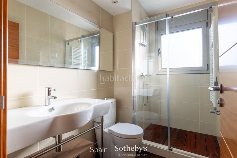Foto 0a7bb001-4d78-4cd1-b278-bf96df276298. Casa amb calefacció aparcament piscina a Vilassar de Dalt