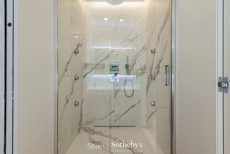 Foto 6c1d36fd-5be0-4f37-be1e-805b0b8ea1fb. Apartament amb calefacció a Dreta de l´Eixample Barcelona