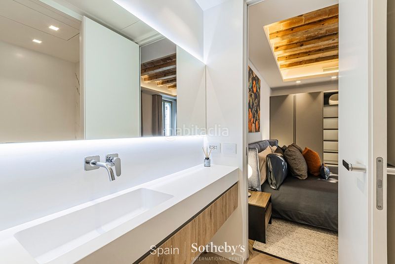 Foto b8bd2a2c-3235-47ba-8b61-ed752bd2e276. Apartament amb calefacció a Dreta de l´Eixample Barcelona