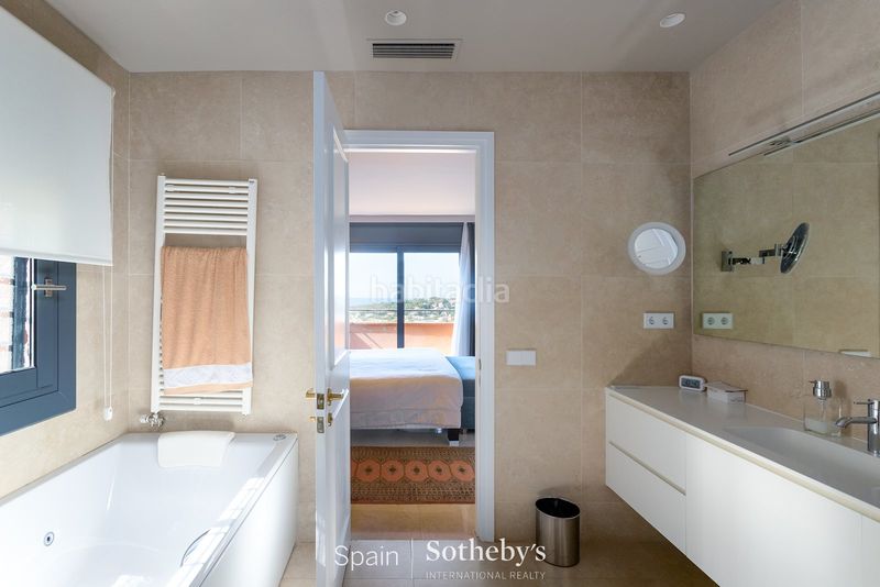 Foto a76ad03c-8619-4eef-9e3d-3bc3c8dbbd4a. Casa con riscaldamento parcheggio piscina in Cabrils