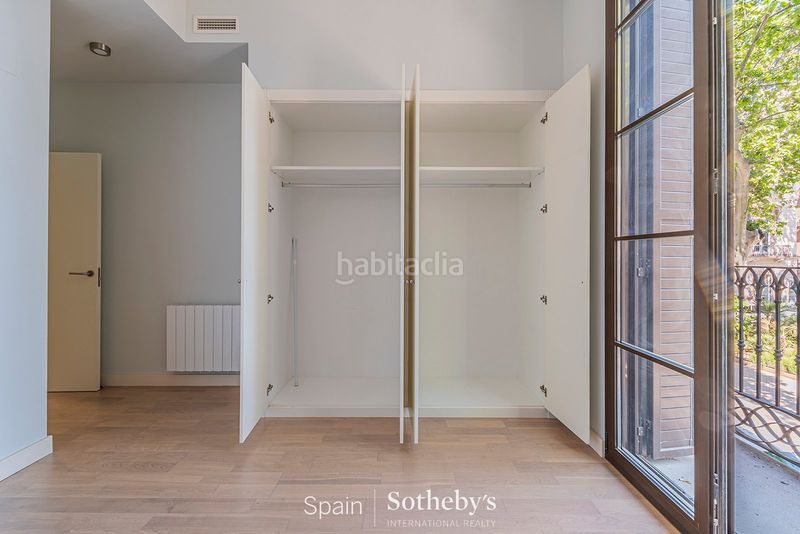 Foto 03944eea-d9b5-49a4-b870-cbbc3d216ab4. Apartament a plaça del duc de medinaceli 3 a Gòtic Barcelona