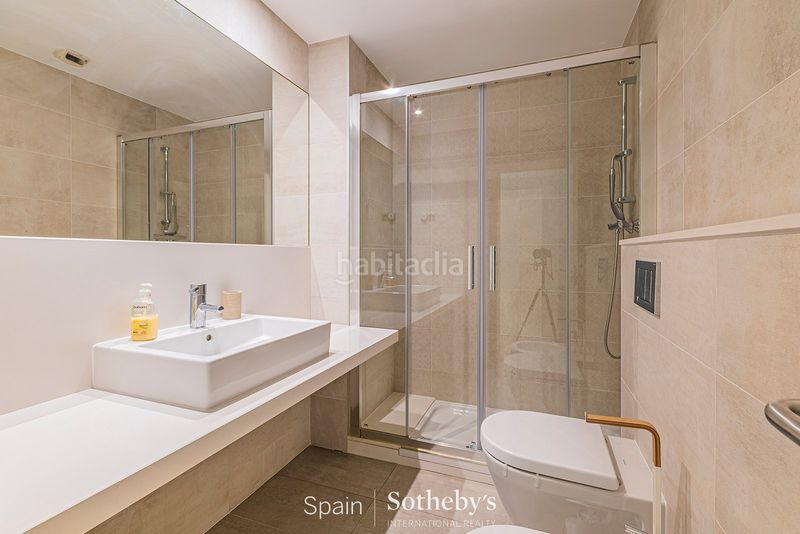 Foto 49a631ae-4641-4802-a1f1-591bfff26506. Apartament a plaça del duc de medinaceli 3 a Gòtic Barcelona