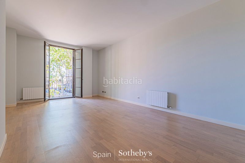 Foto 57d8b4db-cd01-4415-ae2a-592c0a760190. Apartament a plaça del duc de medinaceli 3 a Gòtic Barcelona