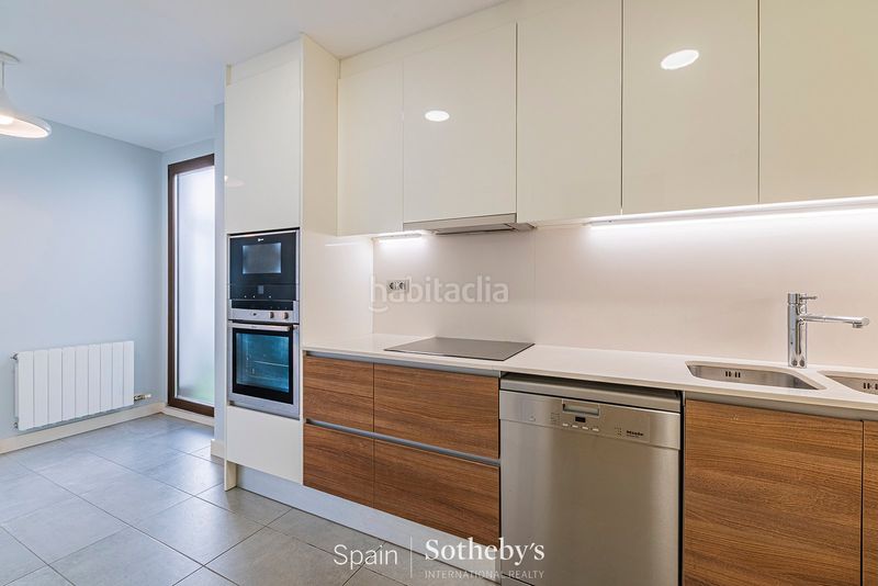 Foto 5b4d4e21-1b86-4244-bf05-7ab405cd1fef. Apartament a plaça del duc de medinaceli 3 a Gòtic Barcelona