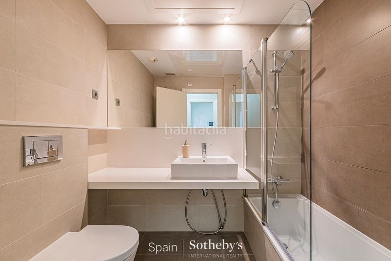 Foto bbbfa4ea-9f64-4354-923c-0dd1e3fe4b88. Apartament a plaça del duc de medinaceli 3 a Gòtic Barcelona