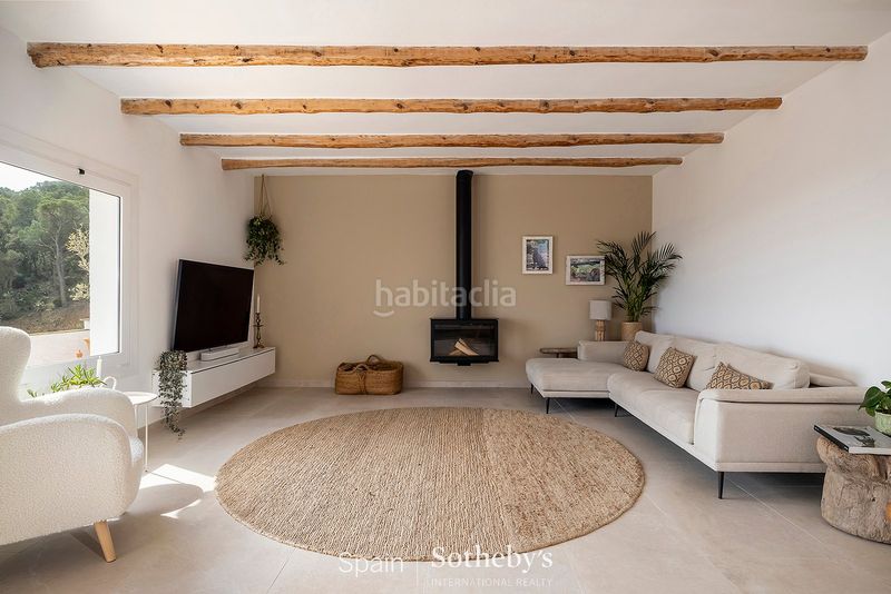 Foto 1a7183ac-a225-4a4c-9409-79142b6fa018. Casa amb aparcament a Vall-llobrega
