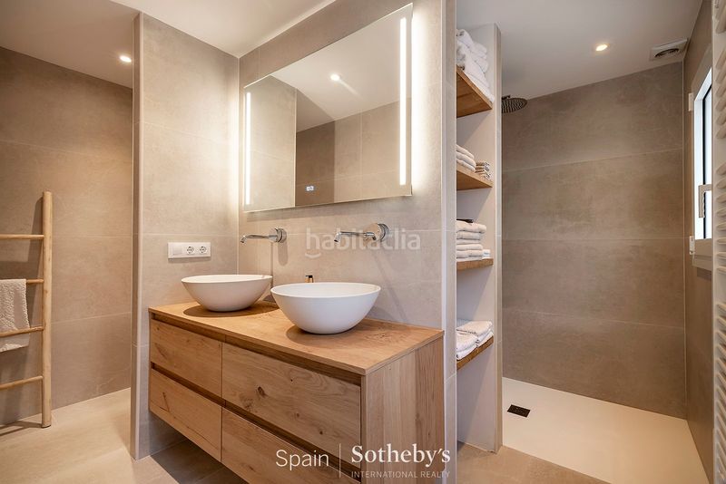 Foto 24daa7fe-ee65-45a8-8079-a87cee741316. Casa amb aparcament a Vall-llobrega