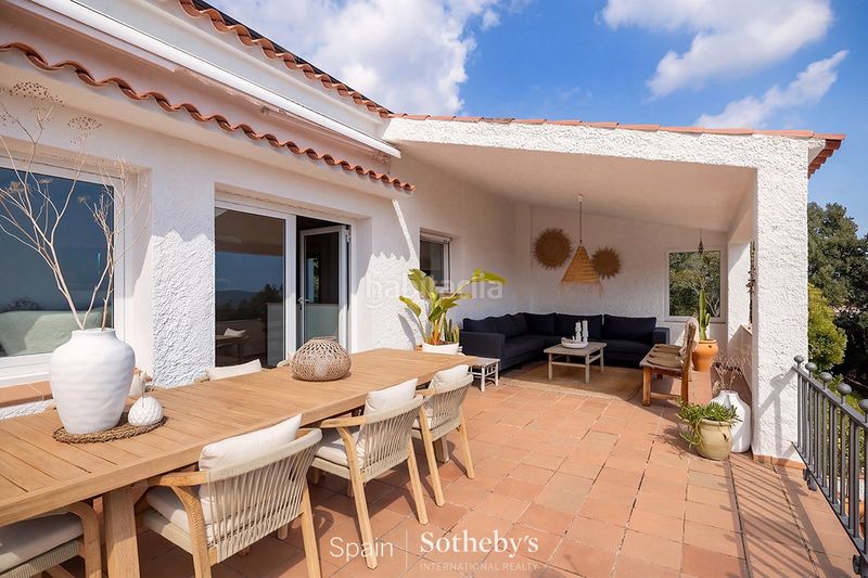 Foto 4c677e0d-f42b-4a30-88c8-f19fff7f2b33. Casa amb aparcament a Vall-llobrega
