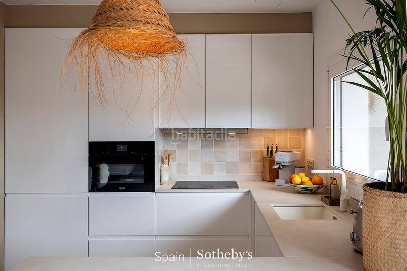Foto 7f400a6a-cb6a-4fe9-befe-097b3a9d5b98. Casa amb aparcament a Vall-llobrega