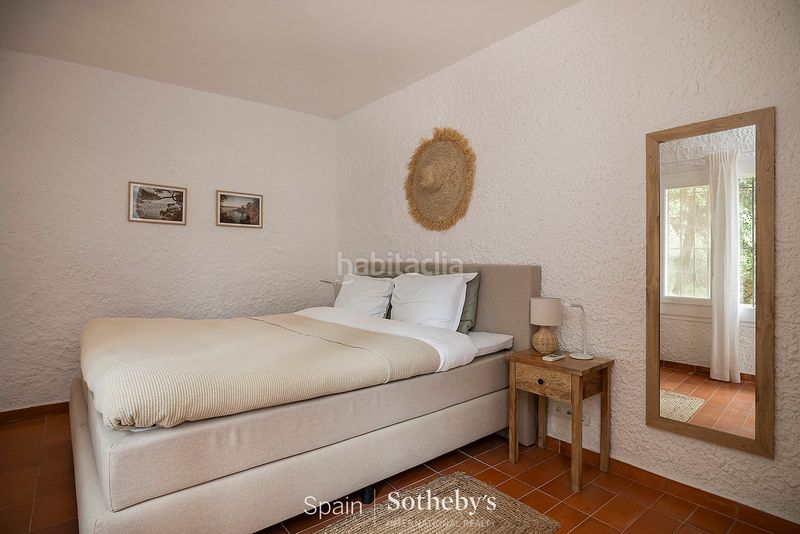 Foto 8d79d1de-e0cc-4177-ba69-7d7599a721fa. Casa amb aparcament a Vall-llobrega