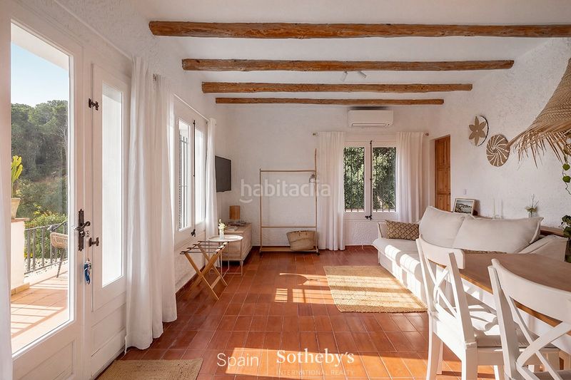 Foto ff755123-f357-454f-b823-6bff6ccf9774. Casa amb aparcament a Vall-llobrega