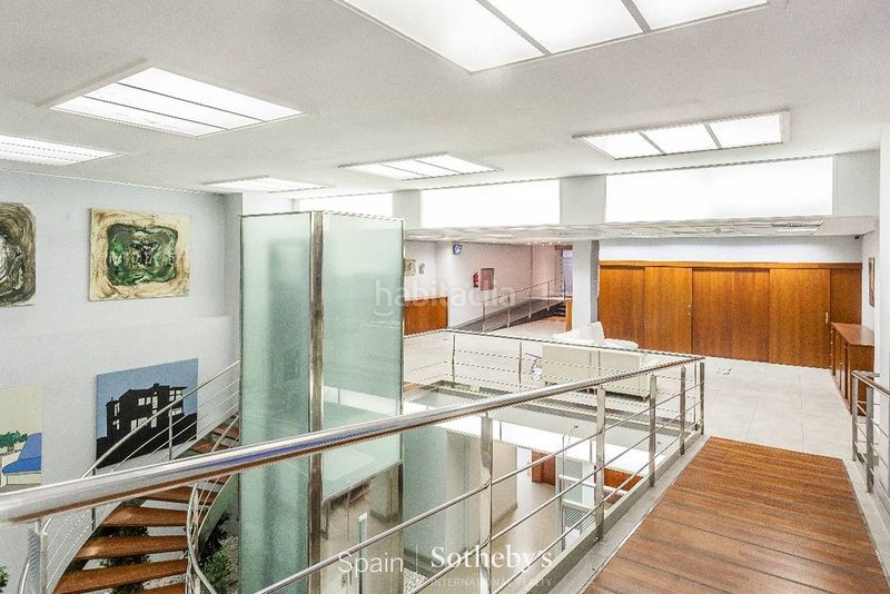 Foto 18f2c0a3-292a-42b7-8b93-e9b5efb28b73. Edificio oficina con espacios amplios en rambla cataluña, en Barcelona