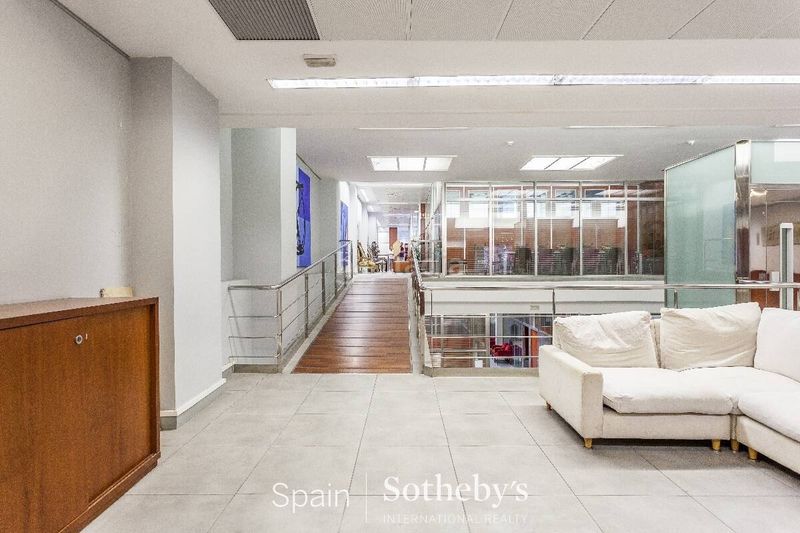 Foto cb2977ab-ef38-4fc3-9c27-60b470cdaa18. Edificio oficina con espacios amplios en rambla cataluña, en Barcelona
