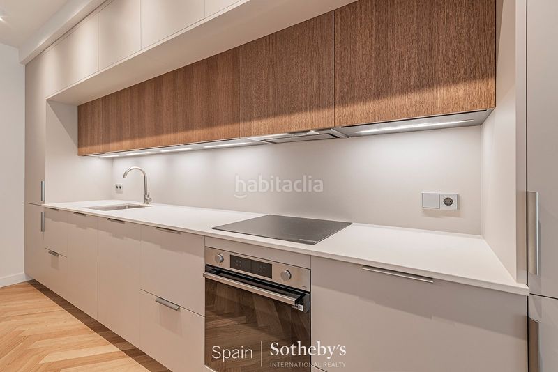 Foto 8fdb8073-70f6-4db1-afe2-28054e1e08c9. Apartament a Gòtic Barcelona