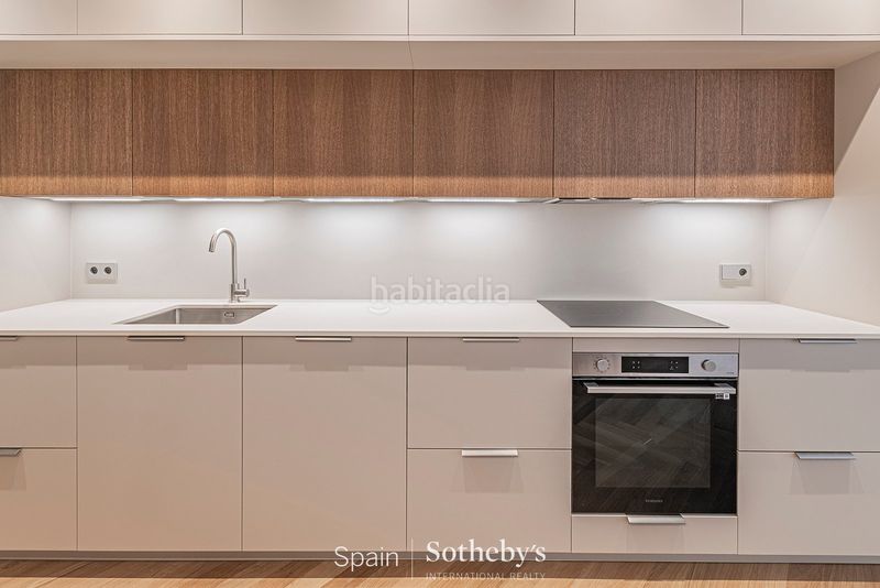 Foto a3d7e662-f15f-4ac8-b3a3-78ca9bdaf6f0. Apartament a Gòtic Barcelona