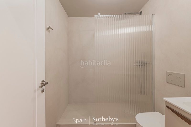 Foto ce1c4836-f984-447f-a56f-0ce0b1a830b9. Apartament a Gòtic Barcelona