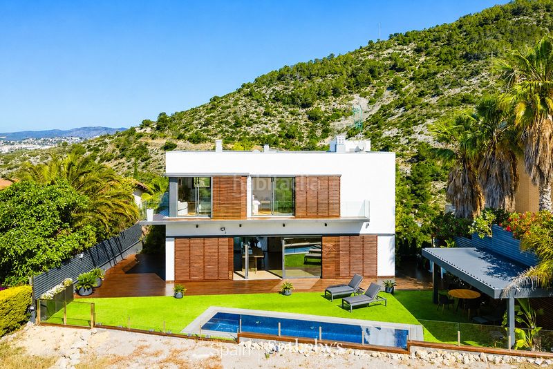 Foto 3bd88102-626e-4733-840b-75628f8f8897. Casa amb calefacció aparcament piscina a Levantina - Montgavina - Quintmar Sitges