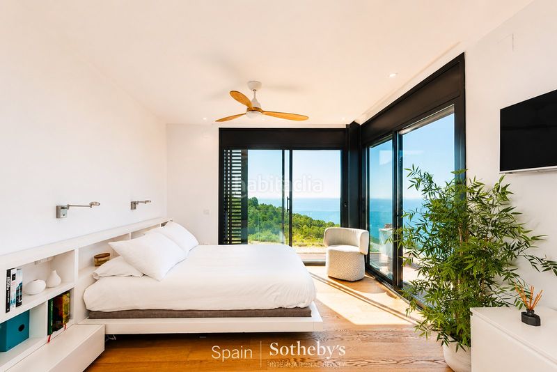 Foto 84302b17-6fec-4adb-b1b9-f69a2c6048a5. Casa amb calefacció aparcament piscina a Levantina - Montgavina - Quintmar Sitges