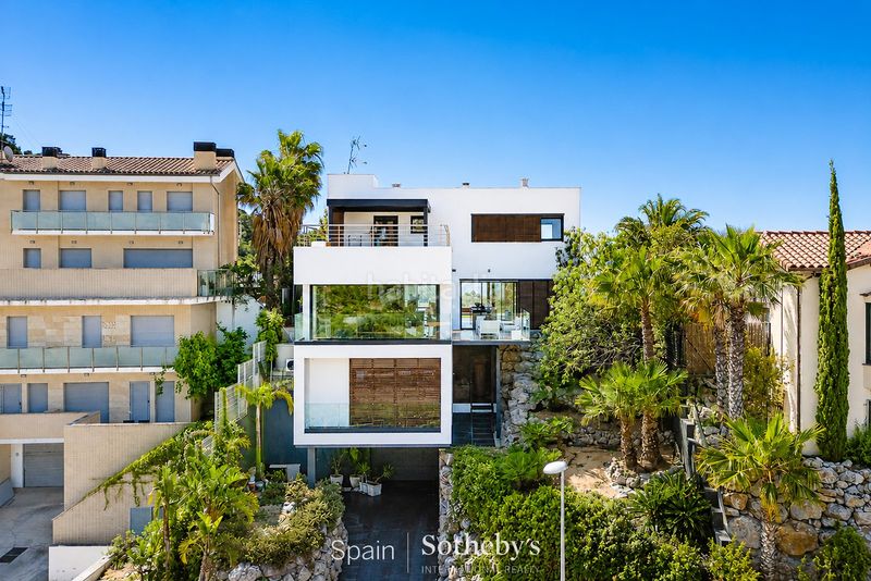 Foto 8977c91c-c85e-43b5-8a9f-82da37987d4c. Casa amb calefacció aparcament piscina a Levantina - Montgavina - Quintmar Sitges