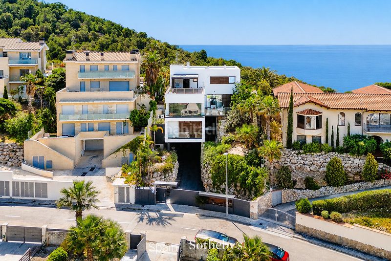 Foto c52c4603-b336-4548-acc1-7304b84dba6d. Casa con riscaldamento parcheggio piscina in Levantina - Montgavina - Quintmar Sitges