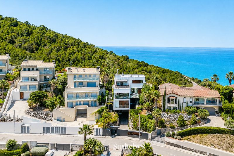 Foto eec435bd-bbd8-4650-a20c-105e3c565a4c. Casa con riscaldamento parcheggio piscina in Levantina - Montgavina - Quintmar Sitges