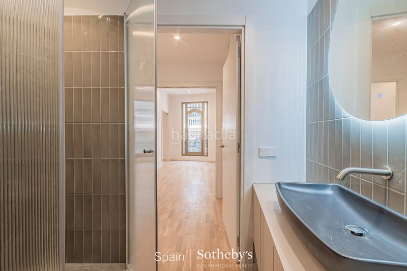Foto acc86697-8de6-45fa-9144-3ca5b98658b5. Apartament amb calefacció a Gòtic Barcelona