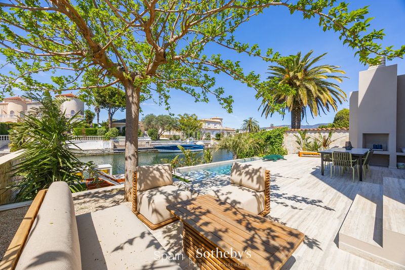 Foto 9f02352f-b8b4-4e97-81c2-c3c430b8d328. Casa amb piscina a Francolí - Freser - Noguera Empuriabrava