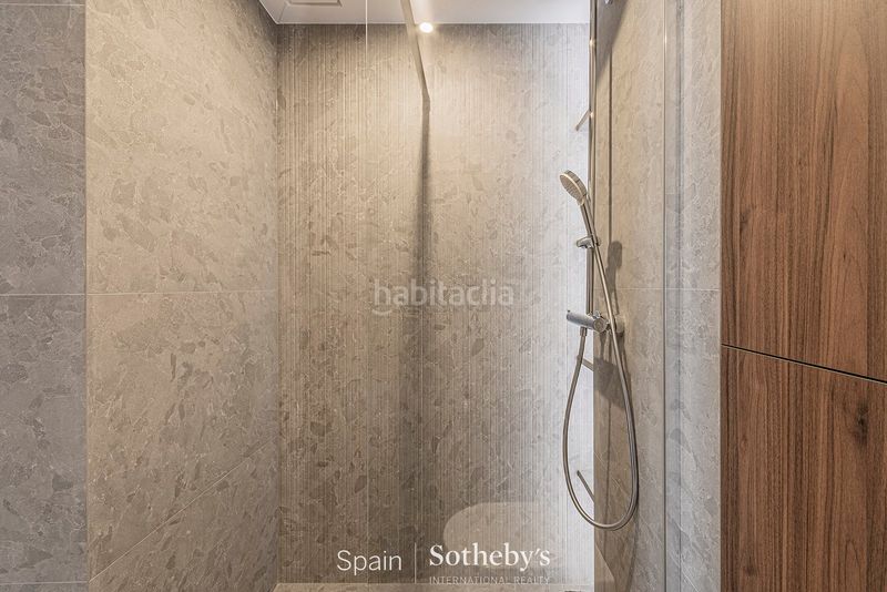 Foto 312930bf-2473-49b9-b32b-fa81d89002b4. Àtic amb calefacció a Dreta de l´Eixample Barcelona