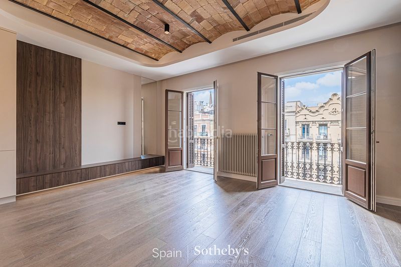 Foto c60df9ea-f3f2-4ac0-a493-ee8083e93688. Àtic amb calefacció a Dreta de l´Eixample Barcelona