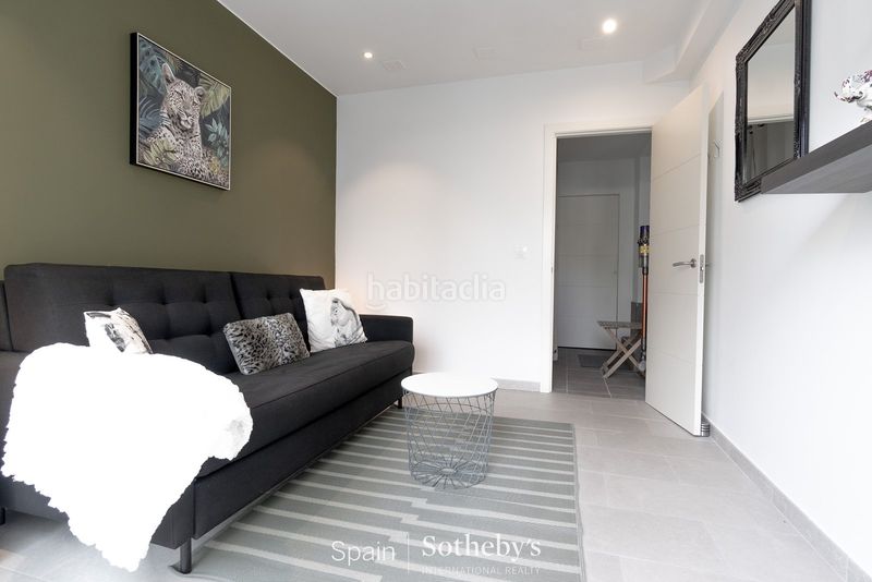 Foto 4a94da6f-6068-4a51-882e-beb9849fb0da. Casa aparellada amb calefacció aparcament piscina a Empuriabrava