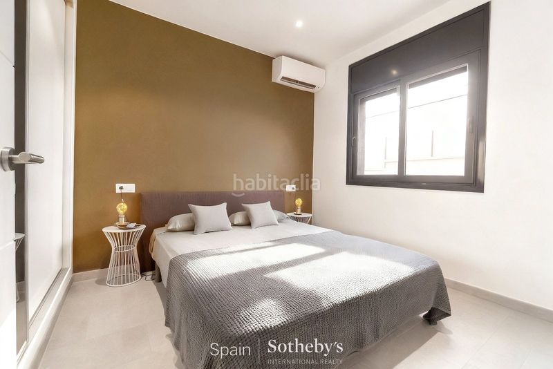 Foto be54ae1d-28cc-4580-a8d5-ba89b66d1a45. Casa aparellada amb calefacció aparcament piscina a Empuriabrava