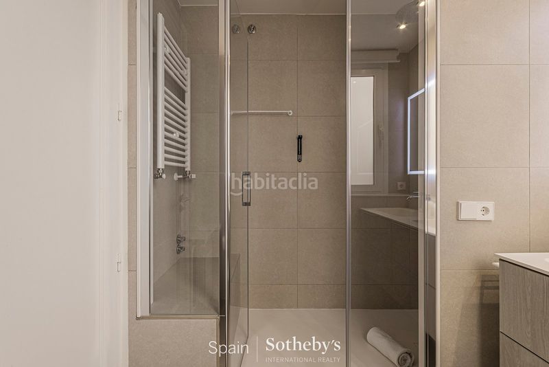 Foto 0894f537-e66d-42e6-b51c-4f5f48828d64. Àtic amb calefacció a Sant Gervasi - Galvany Barcelona