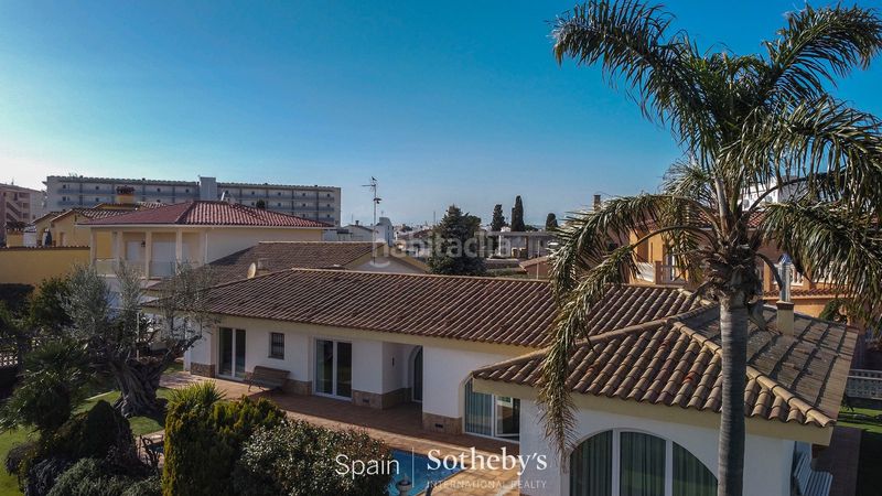 Foto 1fe322cd-ae8f-488e-8bd7-1bb0152a01fb. Casa amb aparcament piscina a Santa Margarida Roses