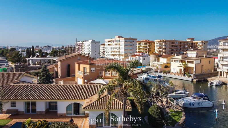 Foto 3ab2b0a2-6ad0-4237-8f3e-6f0ca09b2870. Casa amb aparcament piscina a Santa Margarida Roses