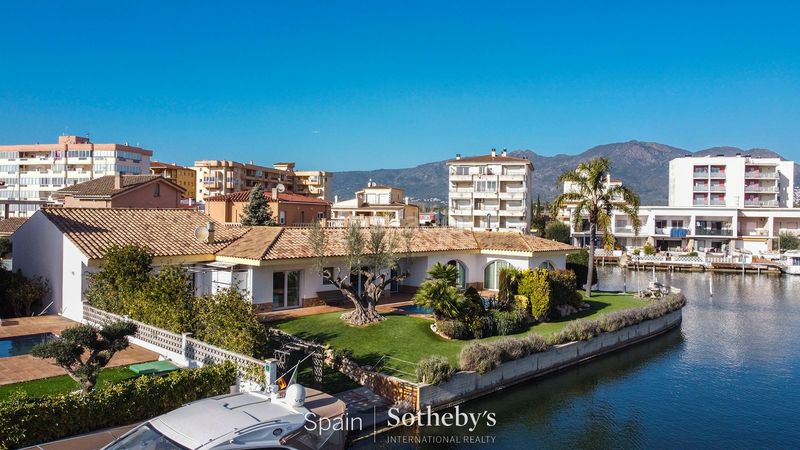 Foto 4cda830c-46ed-4e2c-840f-df0b9abb4e24. Casa amb aparcament piscina a Santa Margarida Roses