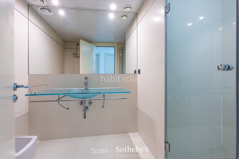 Foto 390dddf9-91a2-469d-985d-7c4c1801a48d. Àtic amb calefacció piscina a Diagonal Mar i el Front Marítim del Poblenou Barcelona